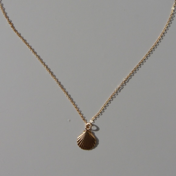 14k Yellow Gold Filled Tiny Dainty Sea Shell Charm Delicate Layering Necklace - Picture 5 of 8